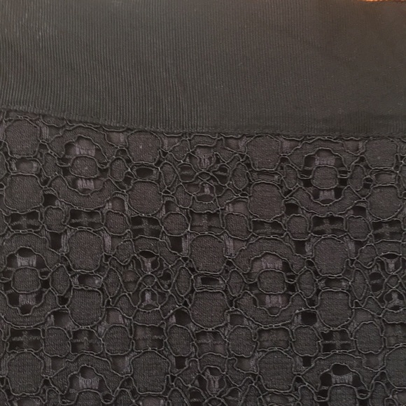 Black lace mini skirt - Picture 2 of 2